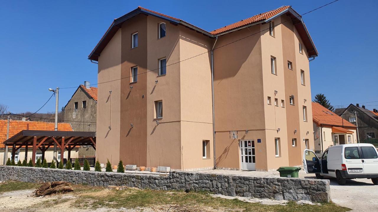 Villa Dijana Грачац Экстерьер фото