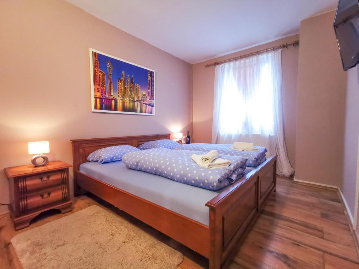Villa Dijana Грачац Экстерьер фото