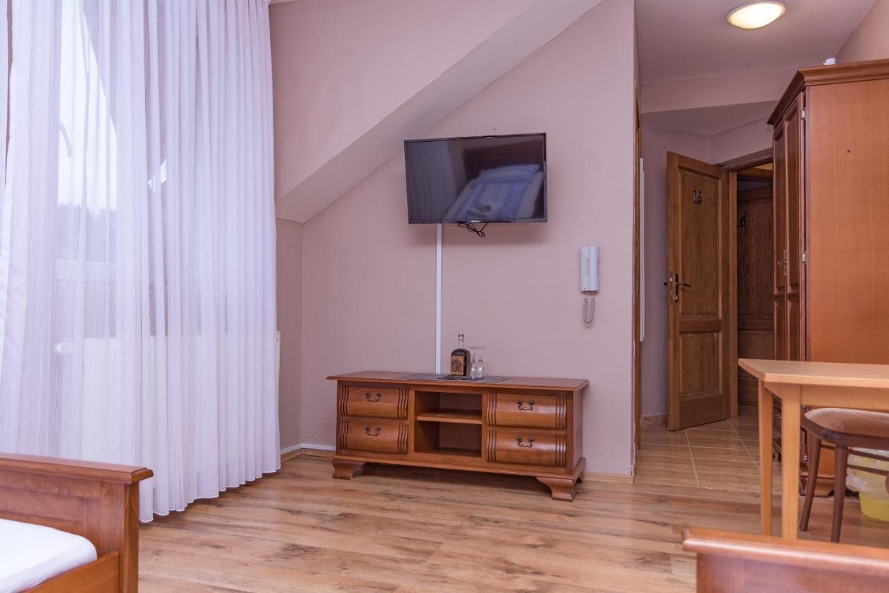 Villa Dijana Грачац Экстерьер фото